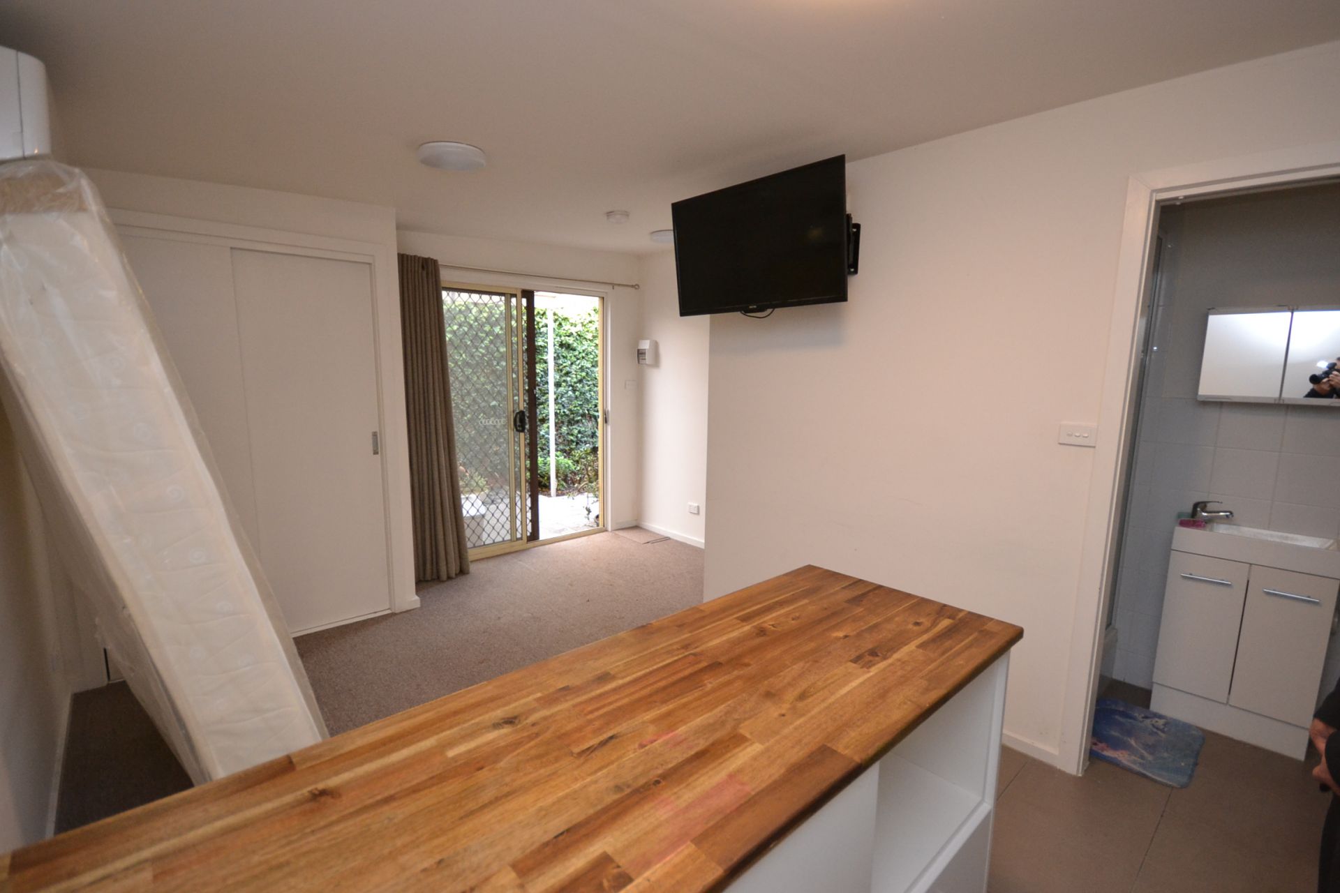 COSY, TRANQUIL & SEMI FURNISHED
