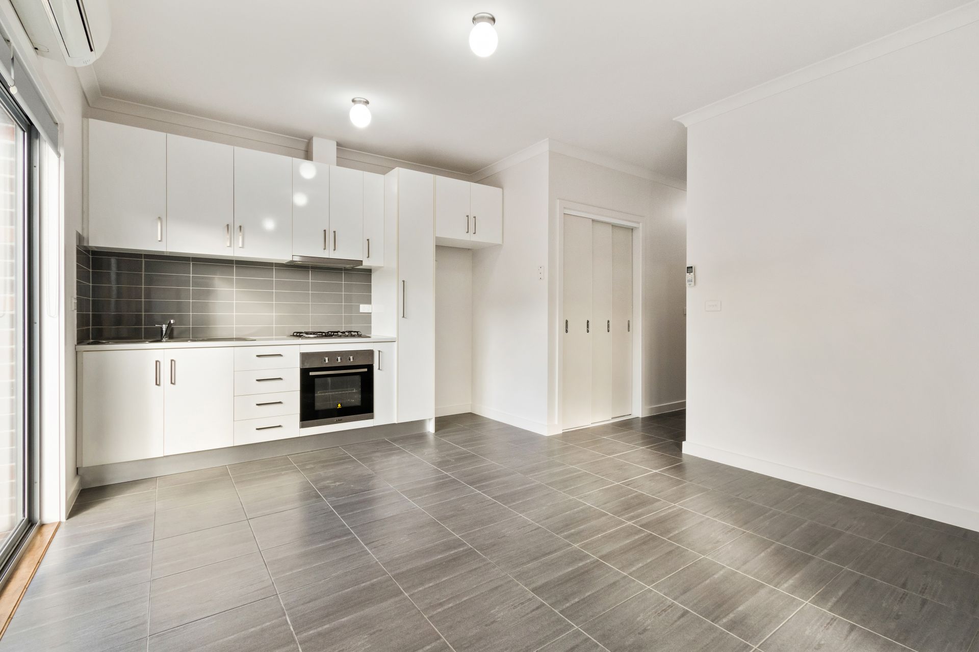 Real Estate For Lease 6/6062 Leamington Street Reservoir , VIC