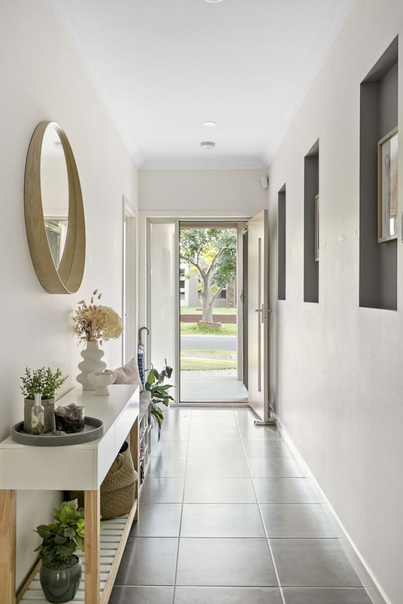 38 Daly Circuit, Caroline Springs - Thumbnail 3