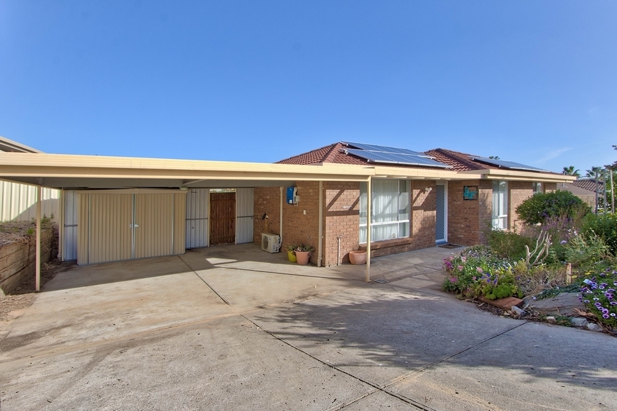 9 Queens Way Woodcroft 5162