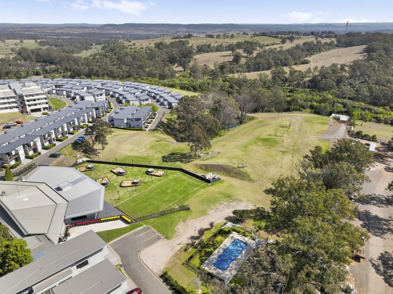 Facing Mount Gilead's private Golf course and rolling green pasture