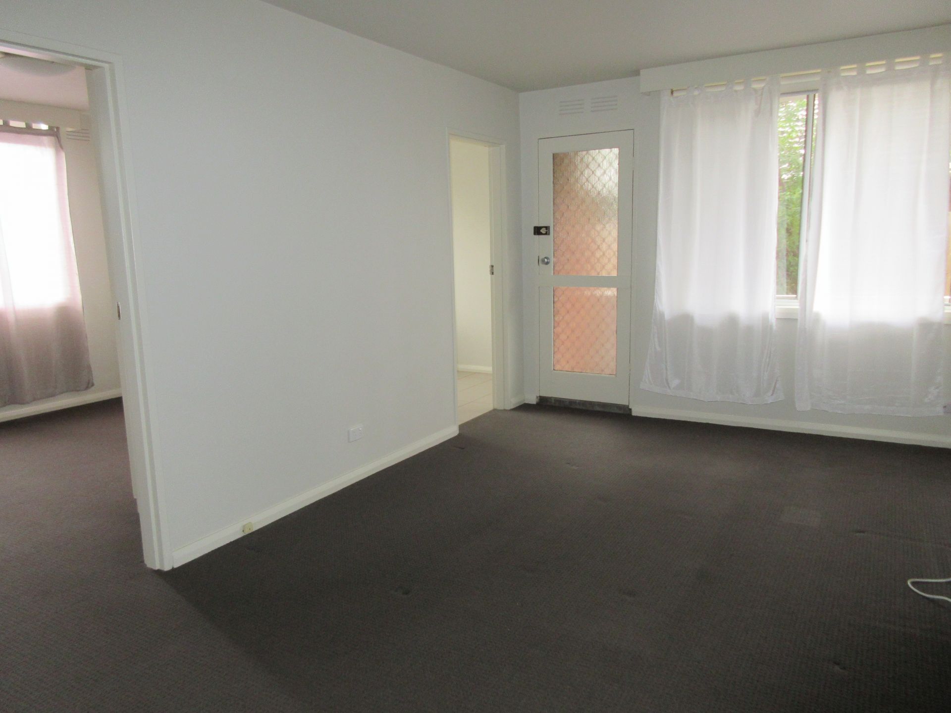 Sensational Ground Floor Apartment in Great Location!