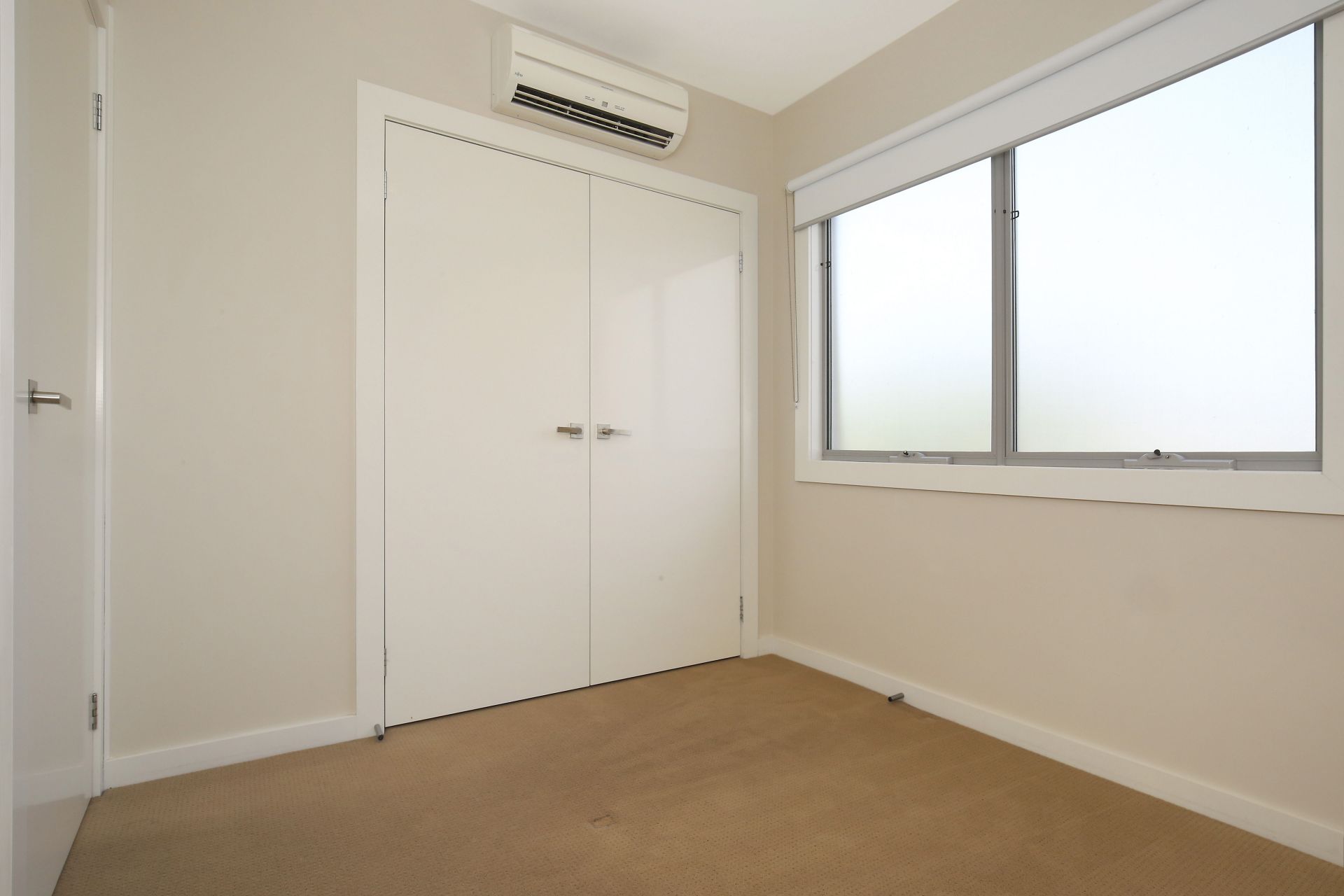 **Beautifully Presented 2 Bedroom Townhouse**