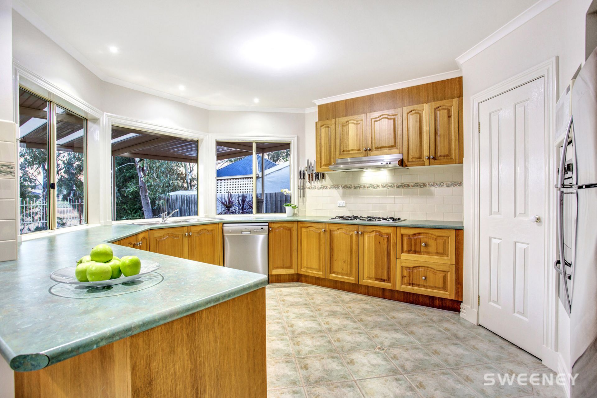 82 Knightsbridge Avenue, Altona Meadows - Thumbnail 3