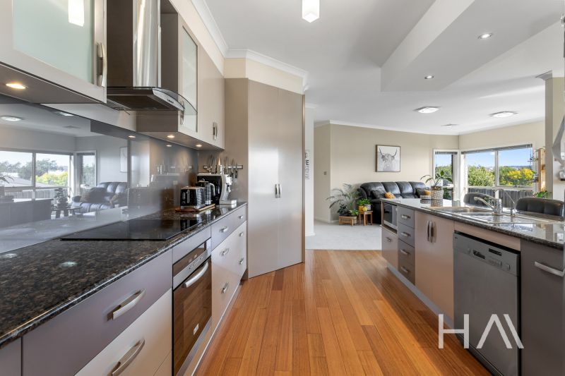 12 Tender Way St Leonards, St Leonards - Thumbnail 6