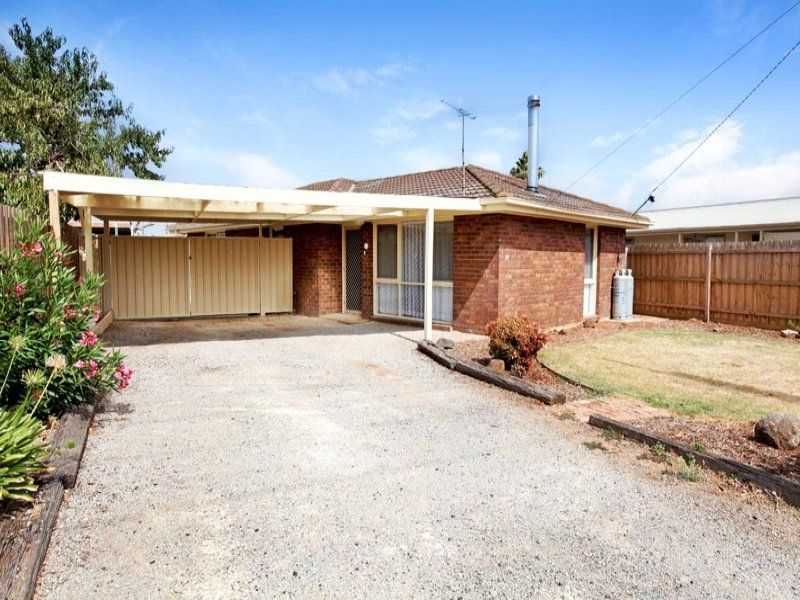 71 Westcott Parade, Rockbank - Thumbnail 2