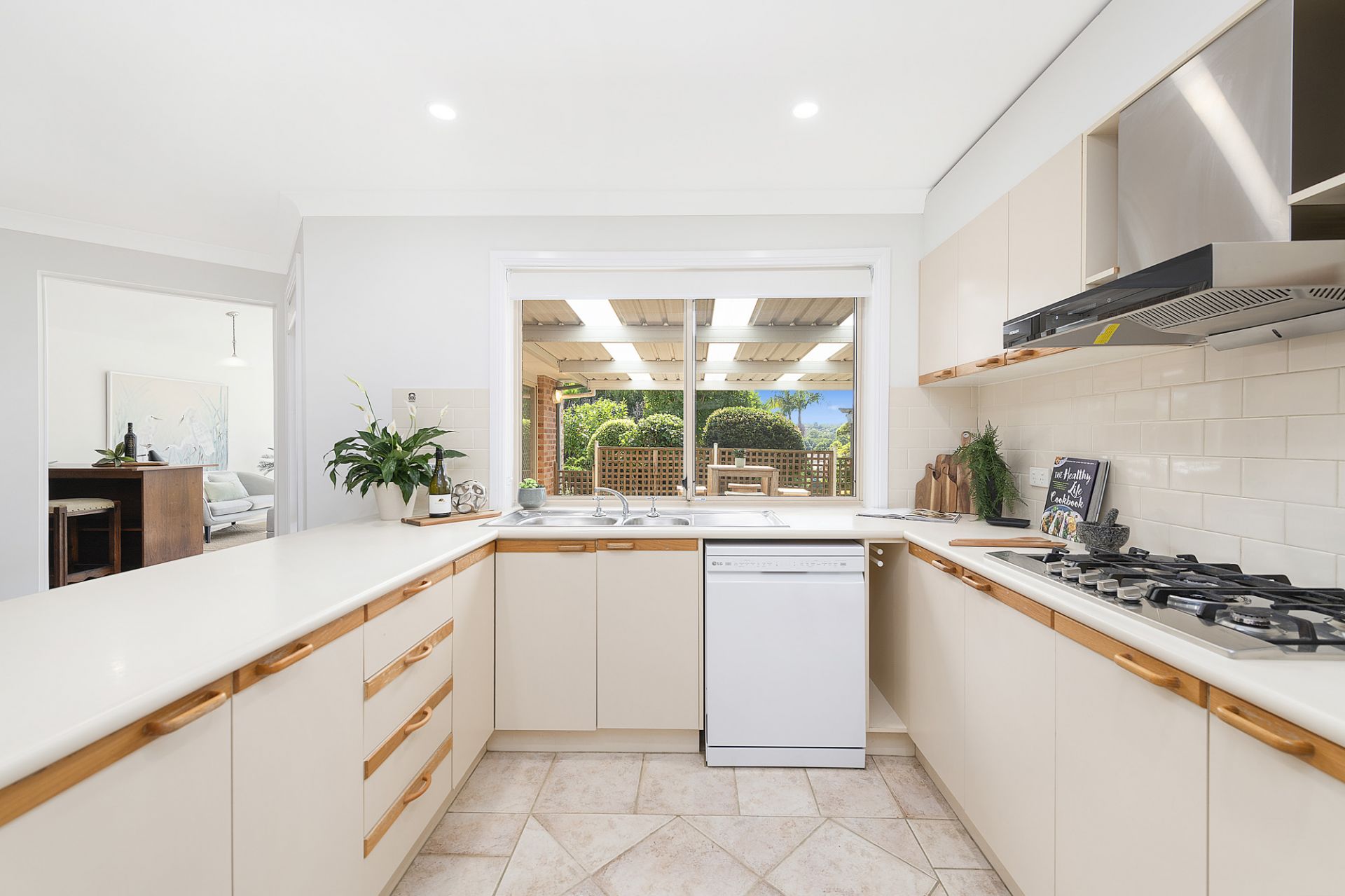 12 Broadoak Place, Castle Hill, Hill - Thumbnail 6