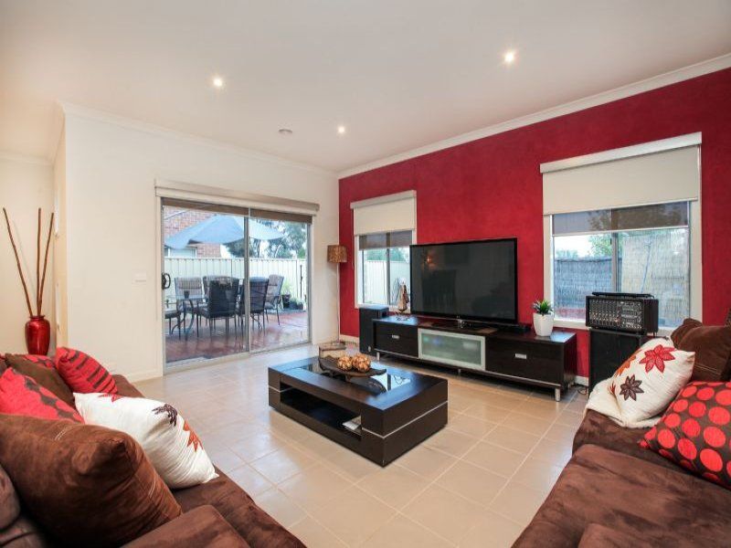 6 Oldis Close, Caroline Springs - Thumbnail 5