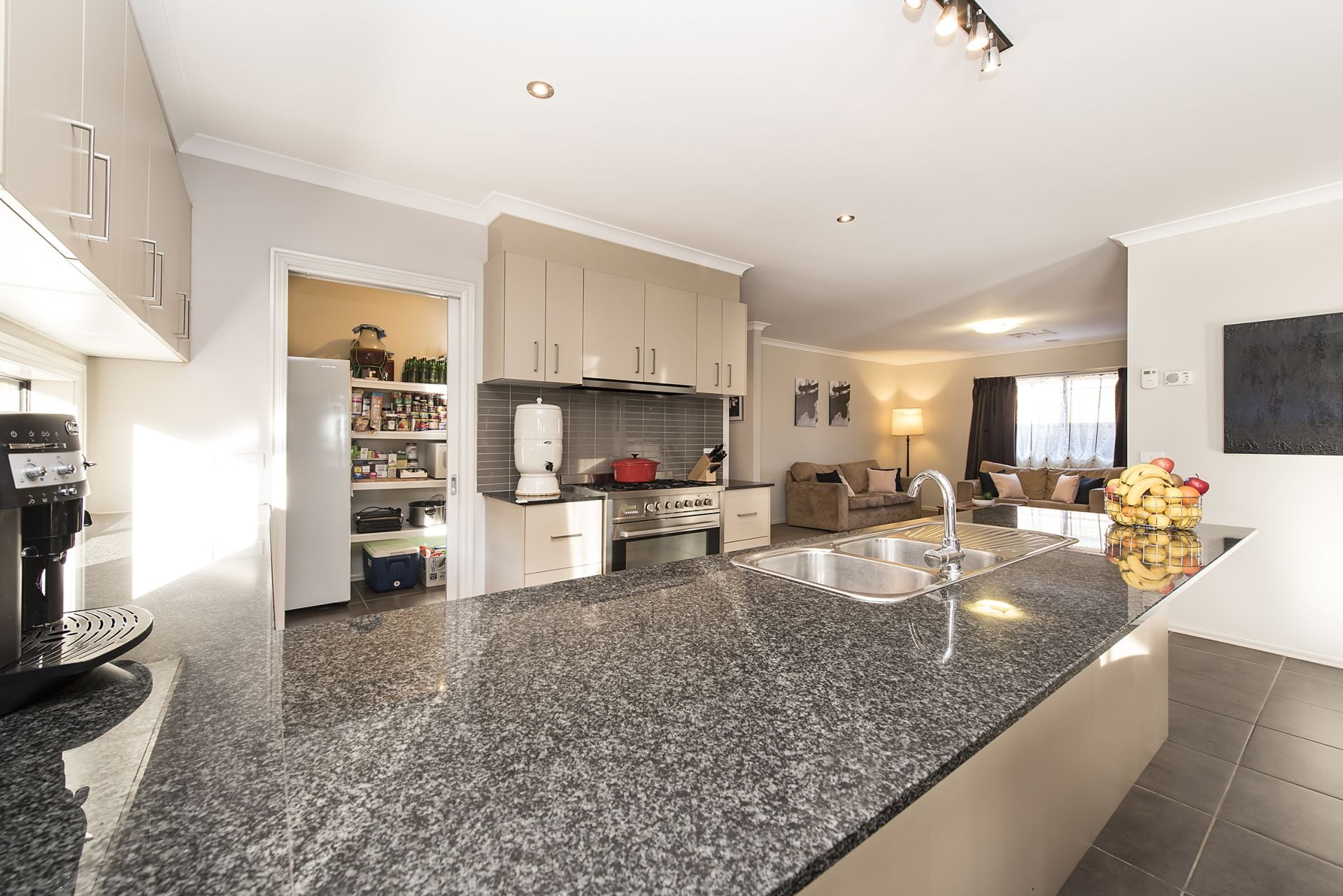 41 Jonah Parade, Deer Park - Thumbnail 3