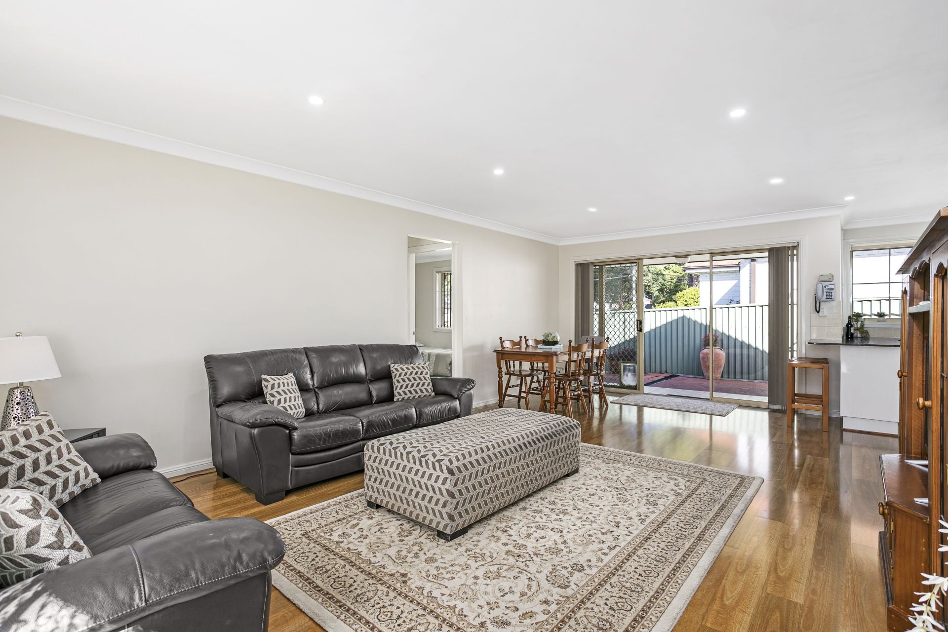 4/2-4 Gordon Street Caringbah NSW, Caringbah - Image 1