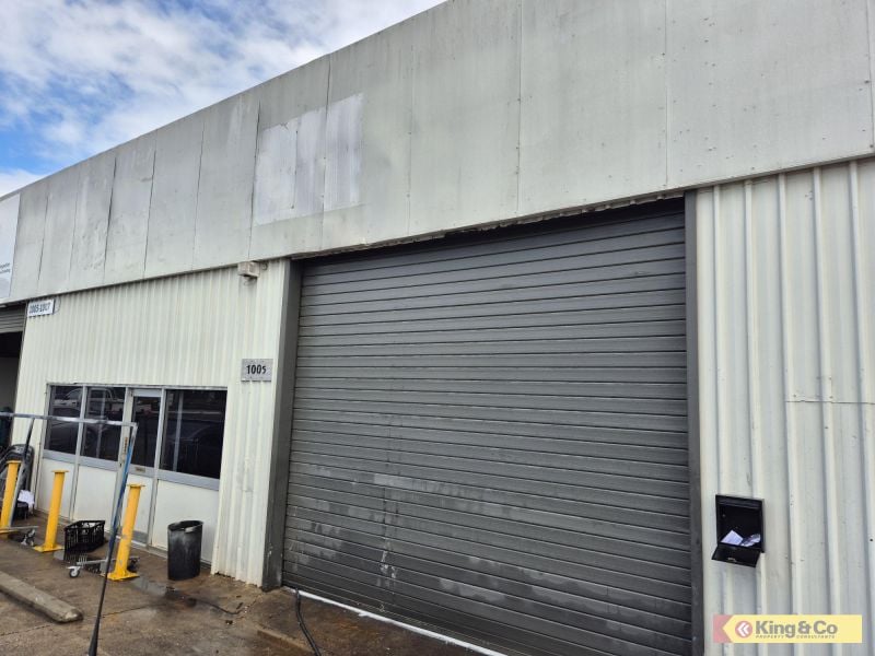 Prime Exposure! Suits Motor Trade!