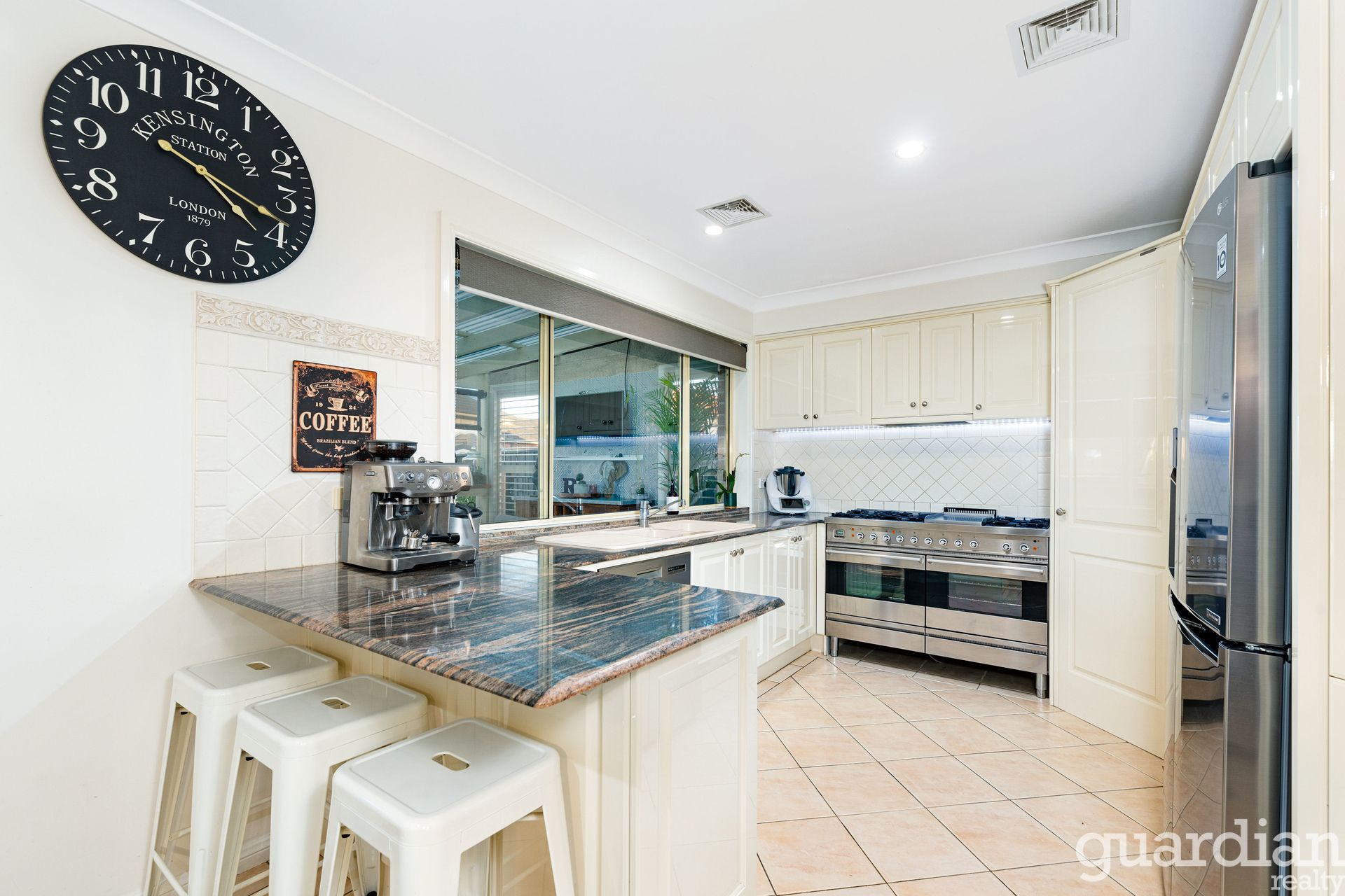 8 Molise Avenue Kellyville NSW, Kellyville - Thumbnail 6