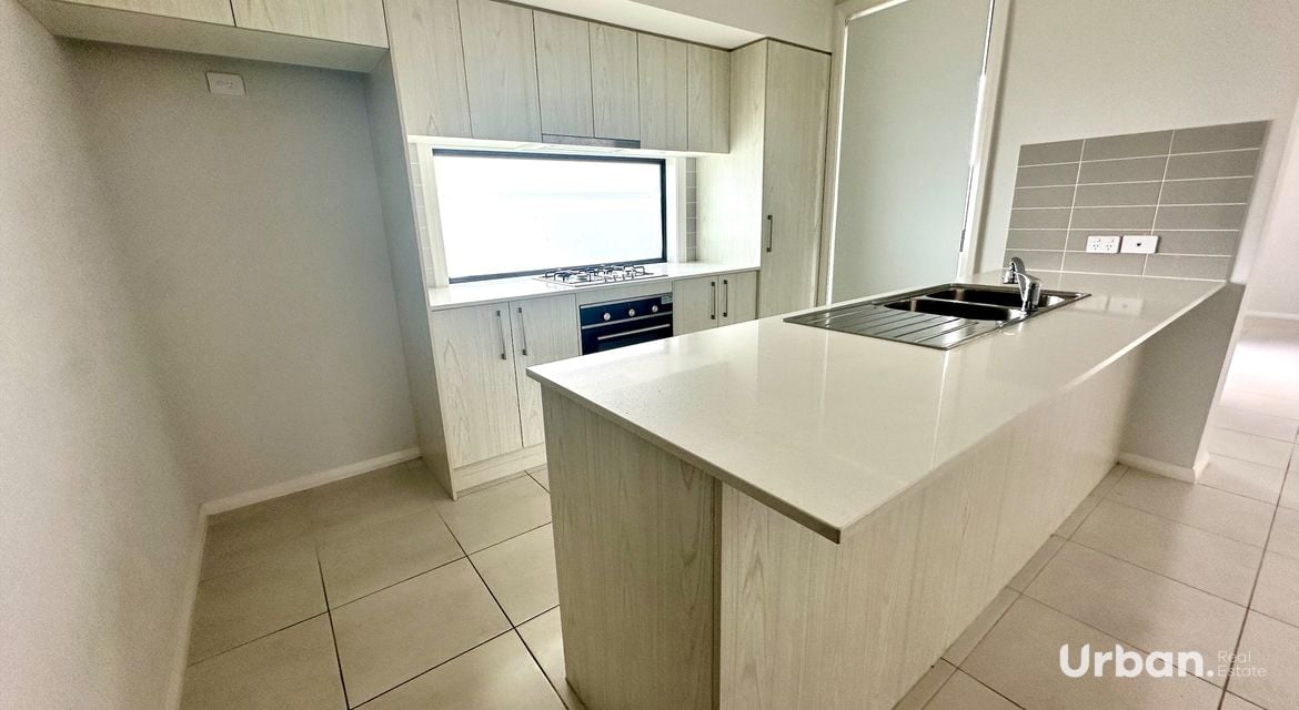Austral 86 Andalusian Street