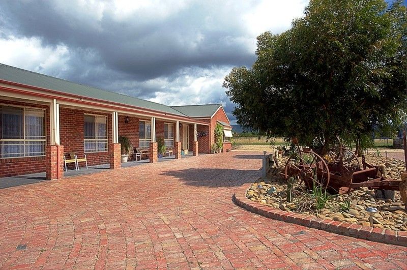 2218 Gisborne Road, Coimadai - Thumbnail 2