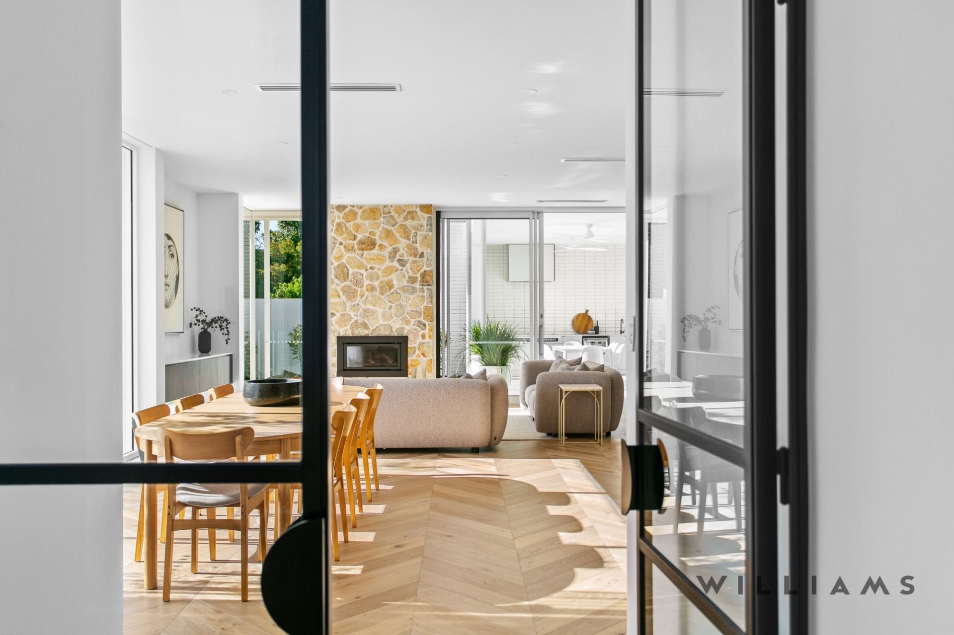 44 Park Street, Hyde Park Williams Real Estate