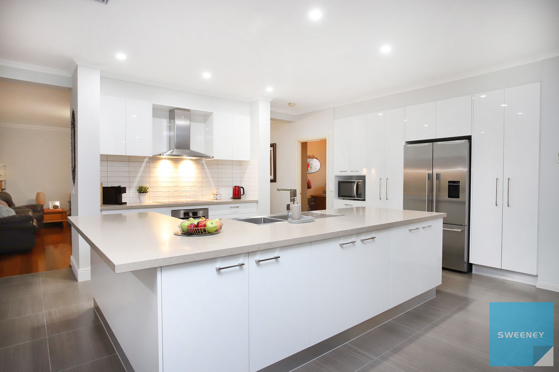 111 Springlake Avenue, Caroline Springs - Thumbnail 5