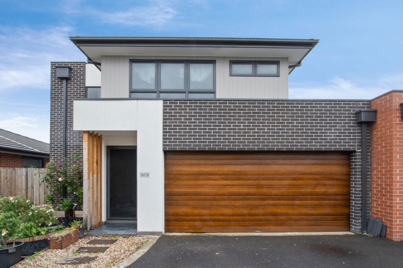 16/15 Linoak Avenue, Lalor
