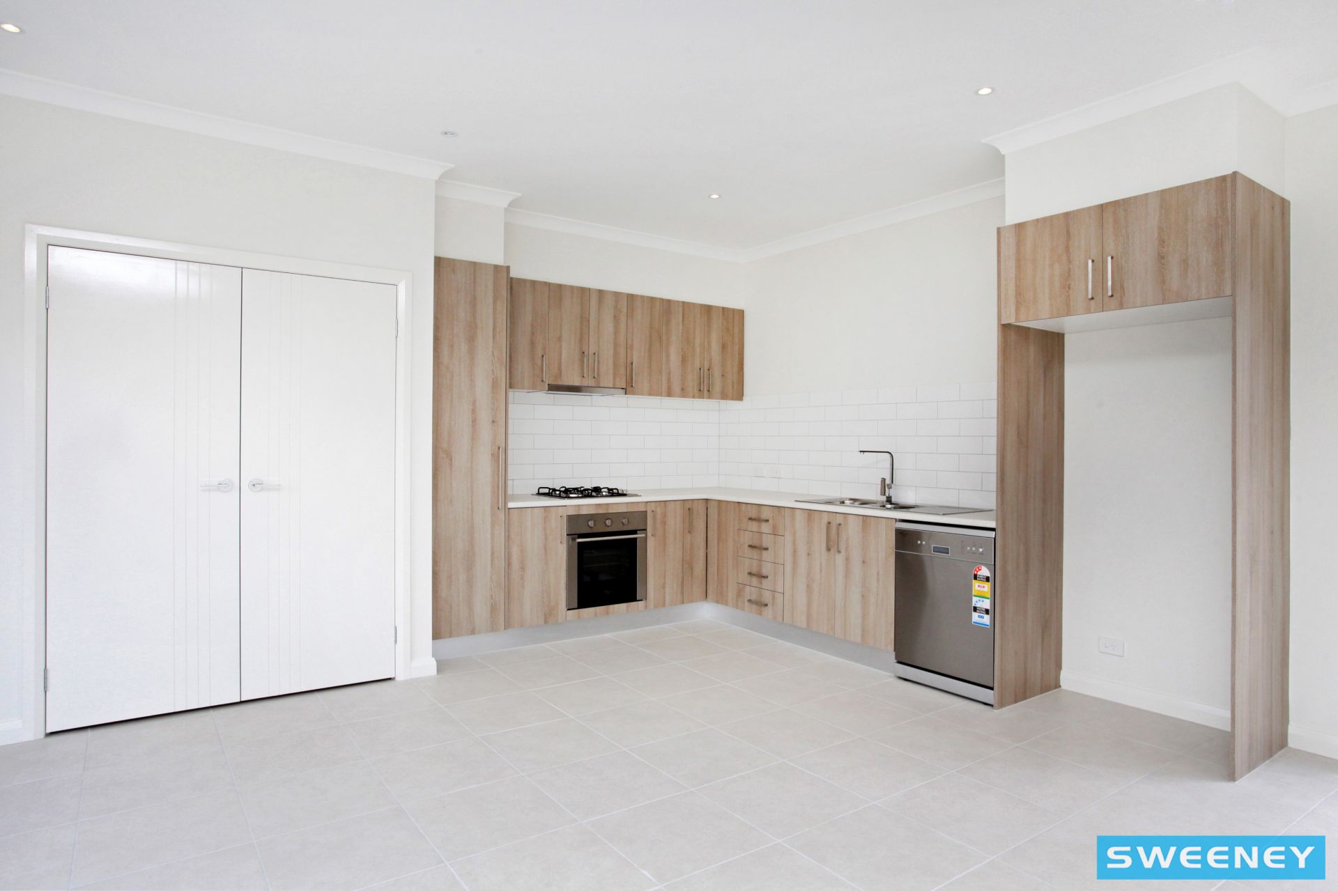 2/2 Lane Place, Hillside - Thumbnail 3