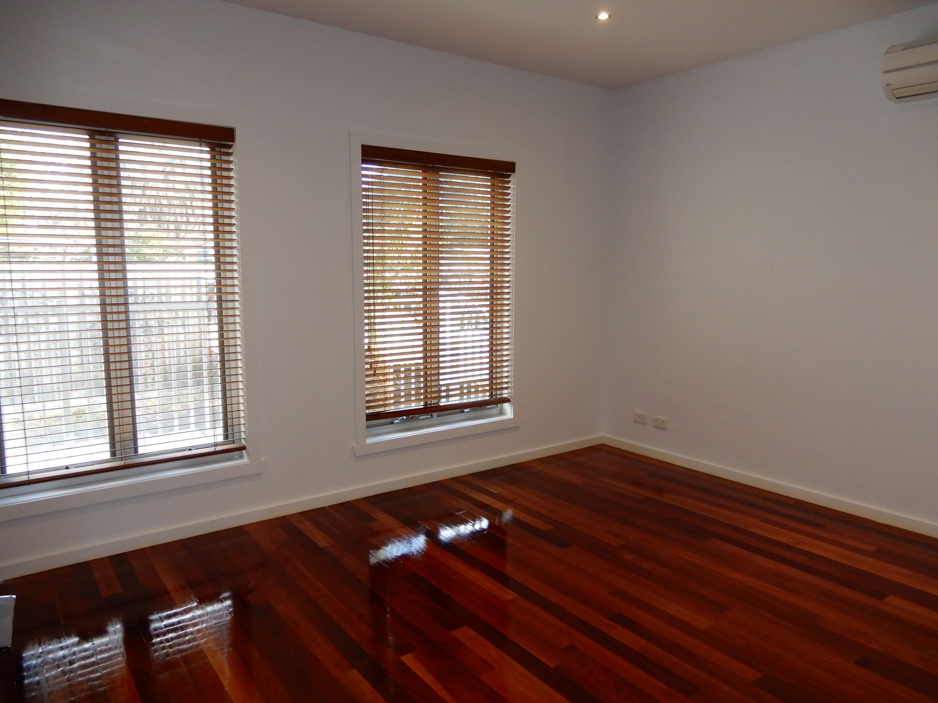 Stylish 2 Bedroom + Study!