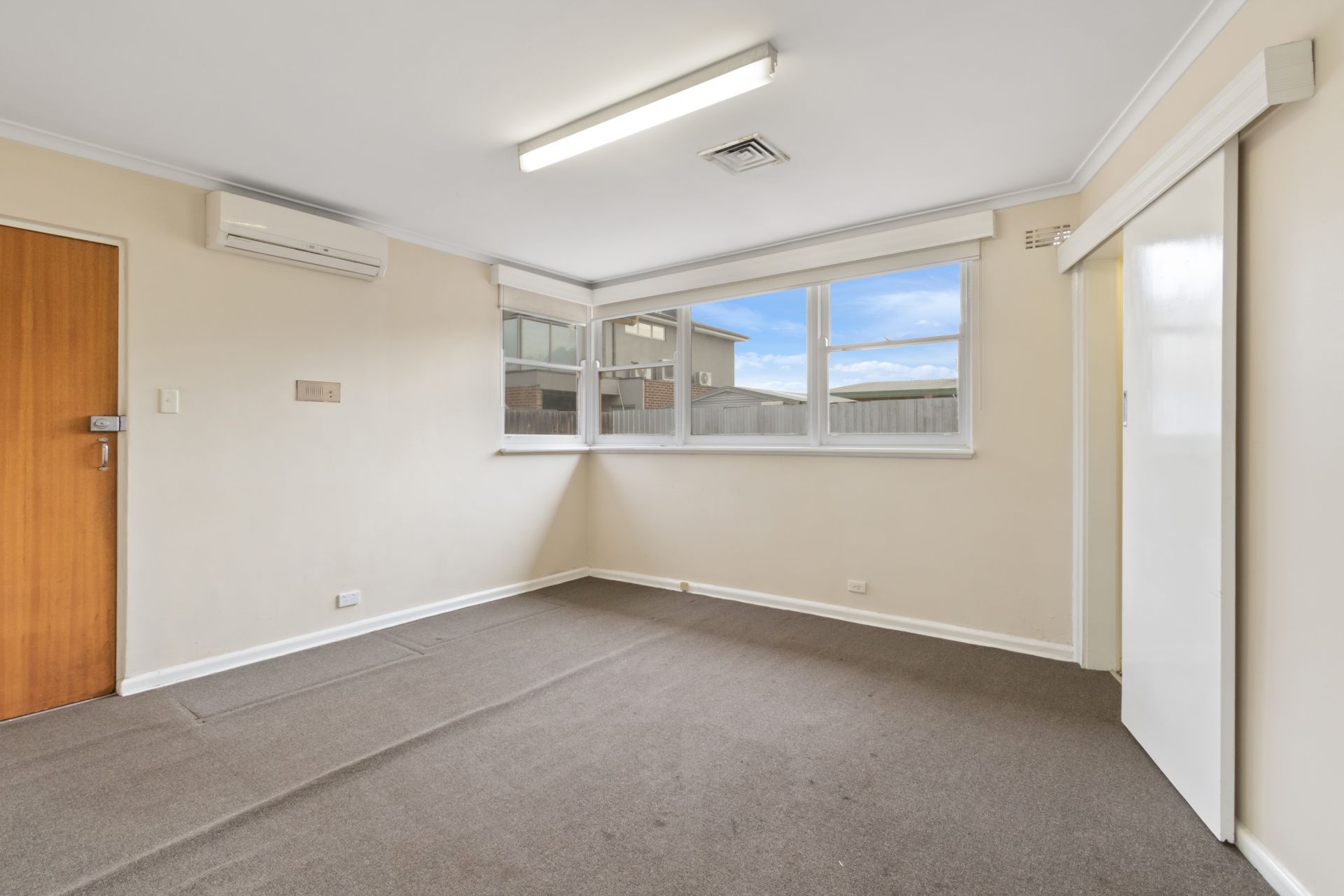 Spacious House in Ideal Locale - 9 MONTH LEASE