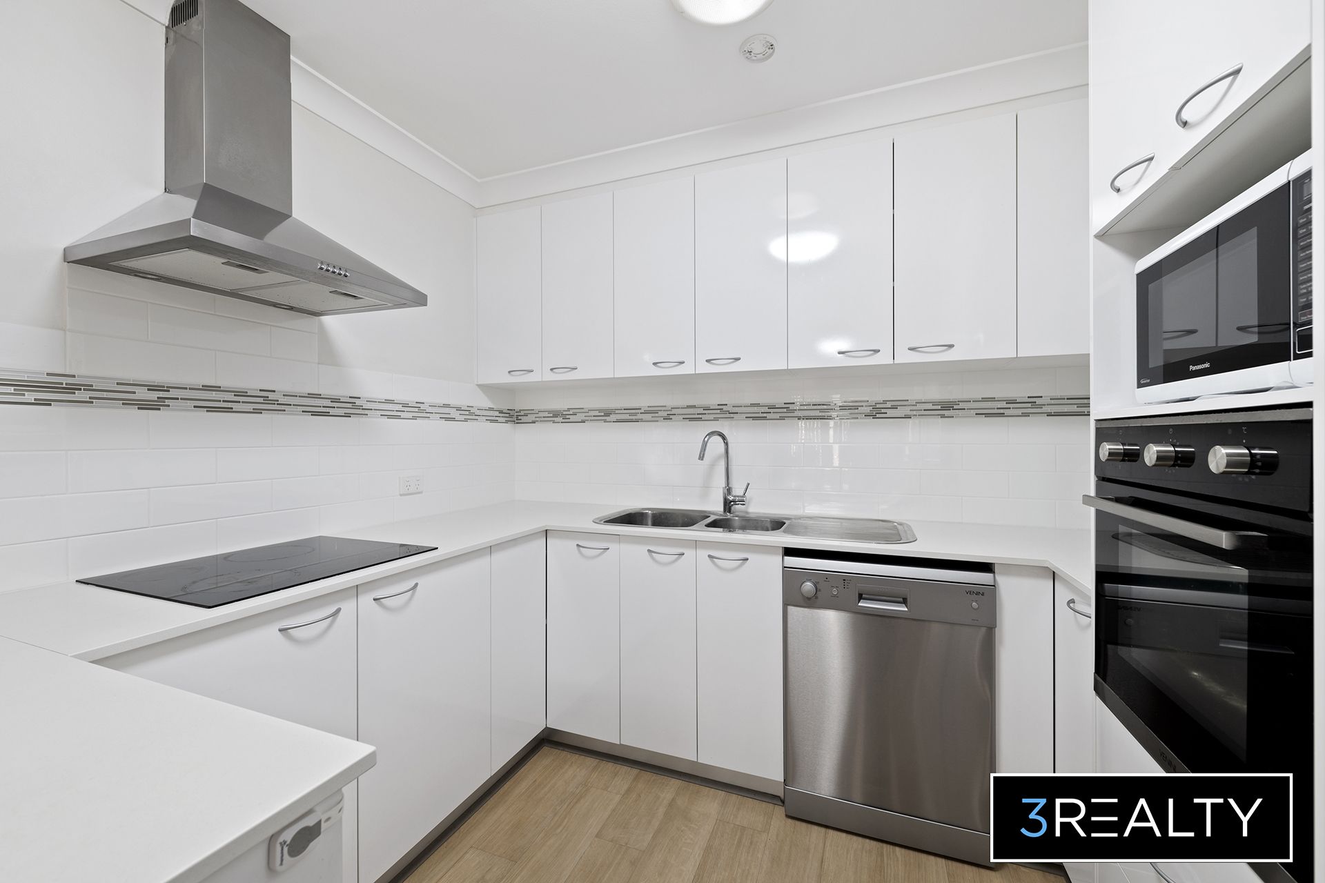 6A Madeleine Avenue, Charlestown - Thumbnail 4