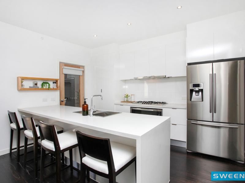 27 Garretty Road, Caroline Springs - Thumbnail 3