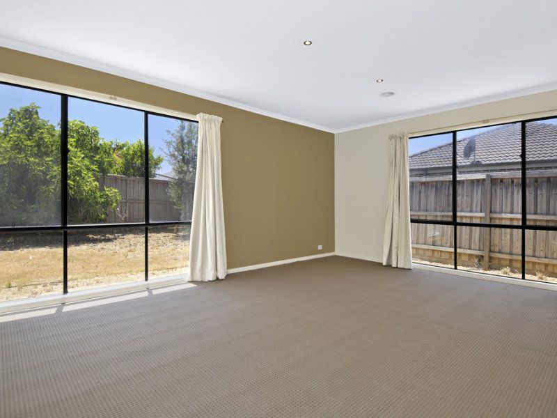9 Stonecrop Crescent SOUTH MORANG, South Morang - Thumbnail 8