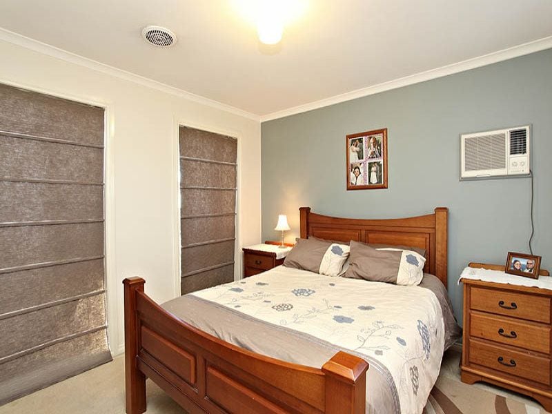 19 Tiffany Grove SOUTH MORANG, South Morang - Thumbnail 8