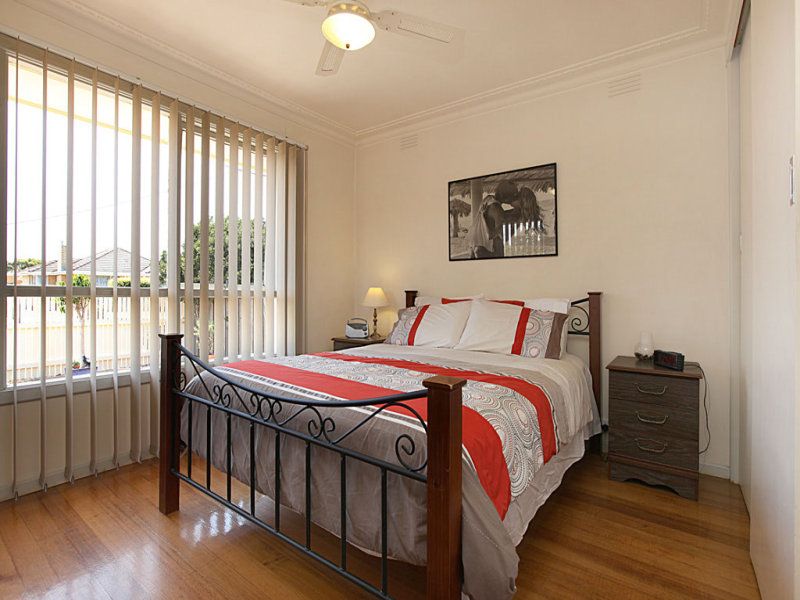 11 Charles Road, Altona - Thumbnail 7