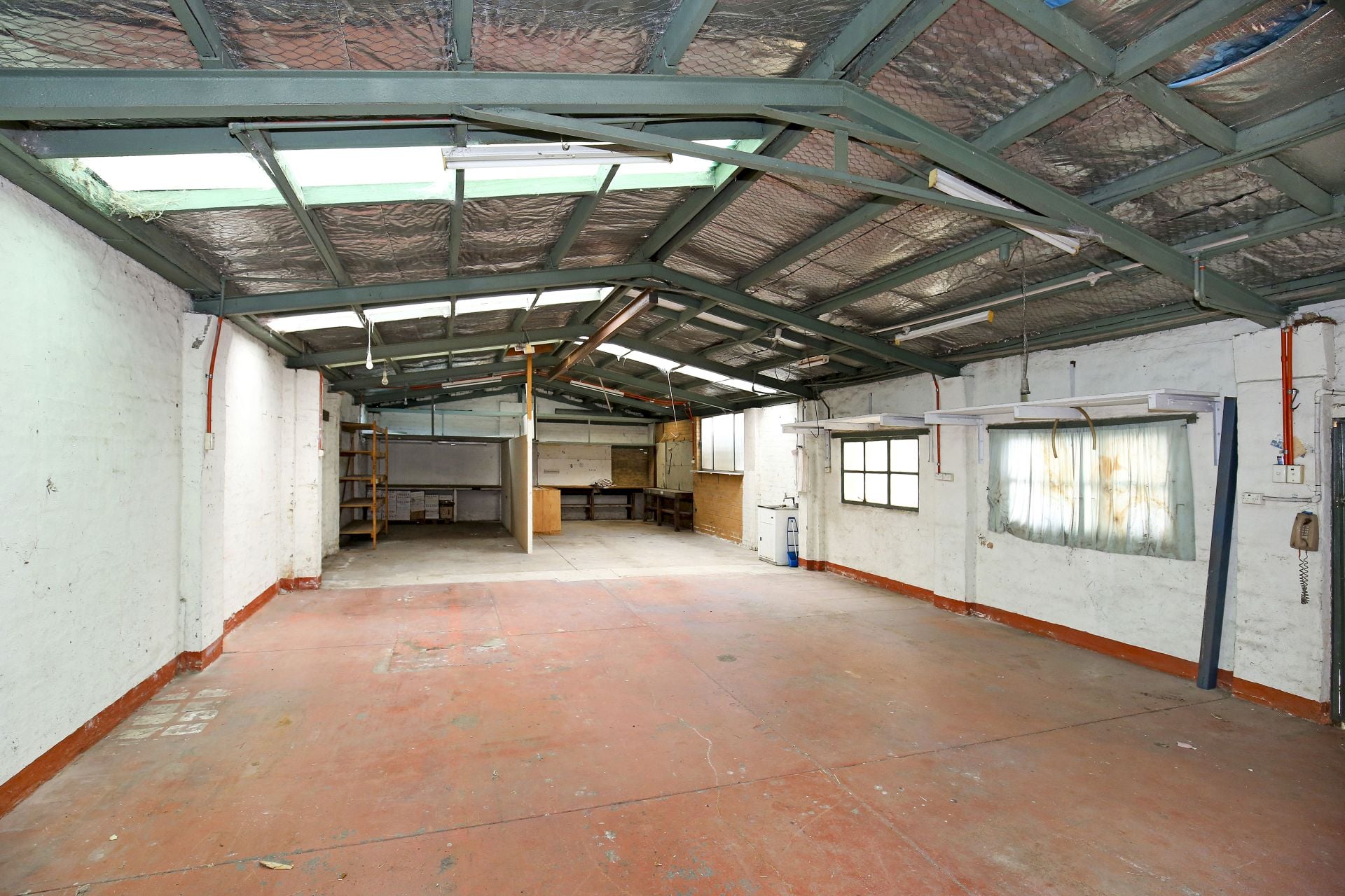 DOUBLE STOREY DELIGHT WITHIN WALKING DISTANCE TO LATROBE UNIVERSITY