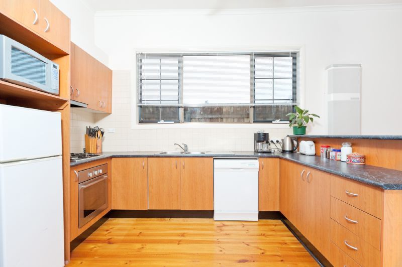 29 Newcastle Street, Yarraville - Thumbnail 3