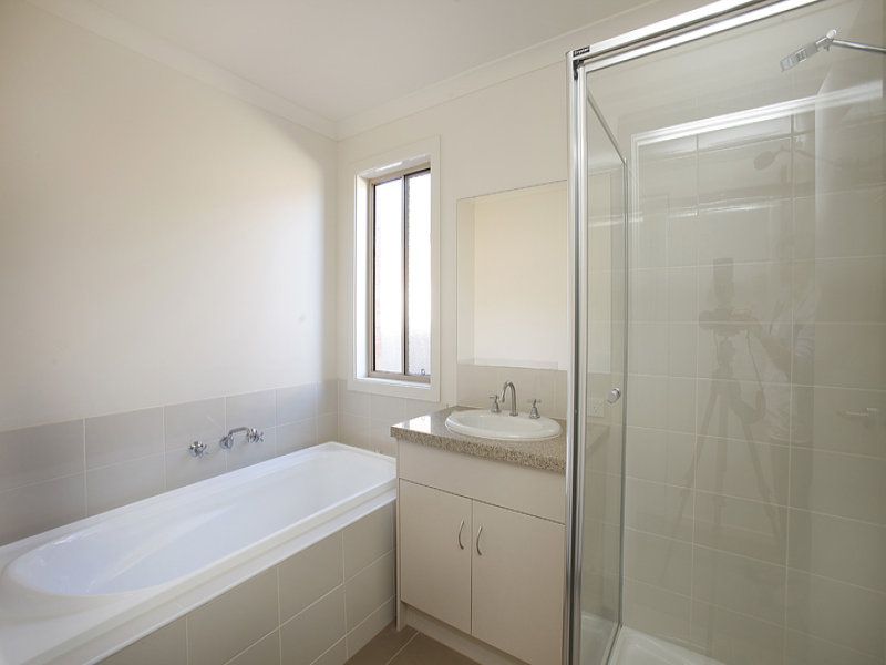 21 Perlette Drive, Point Cook - Thumbnail 7