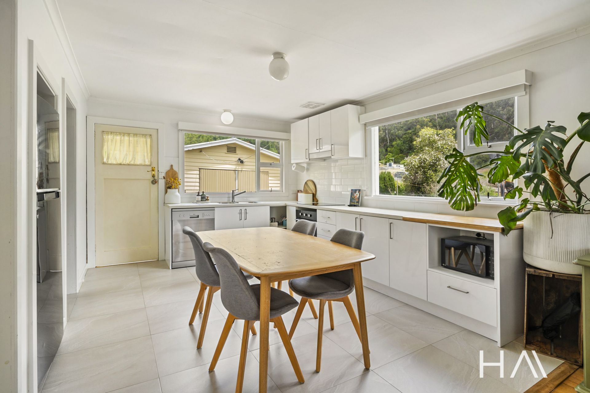 40 Paringa Road Glenorchy, Glenorchy - Thumbnail 4
