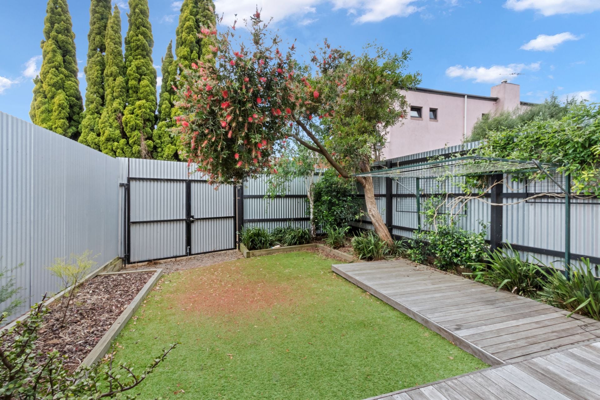 Stunning 2 Bedroom Townhouse!