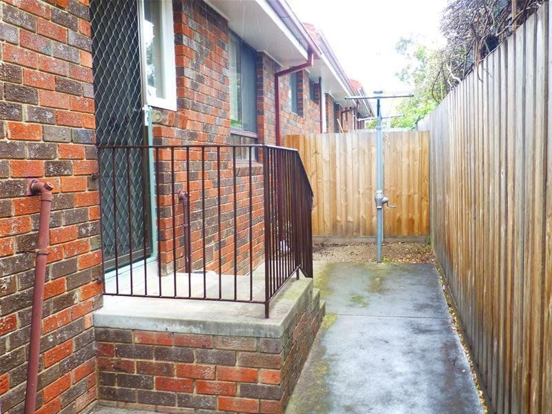 Spacious Two Bedroom Villa Unit in Great Location!
