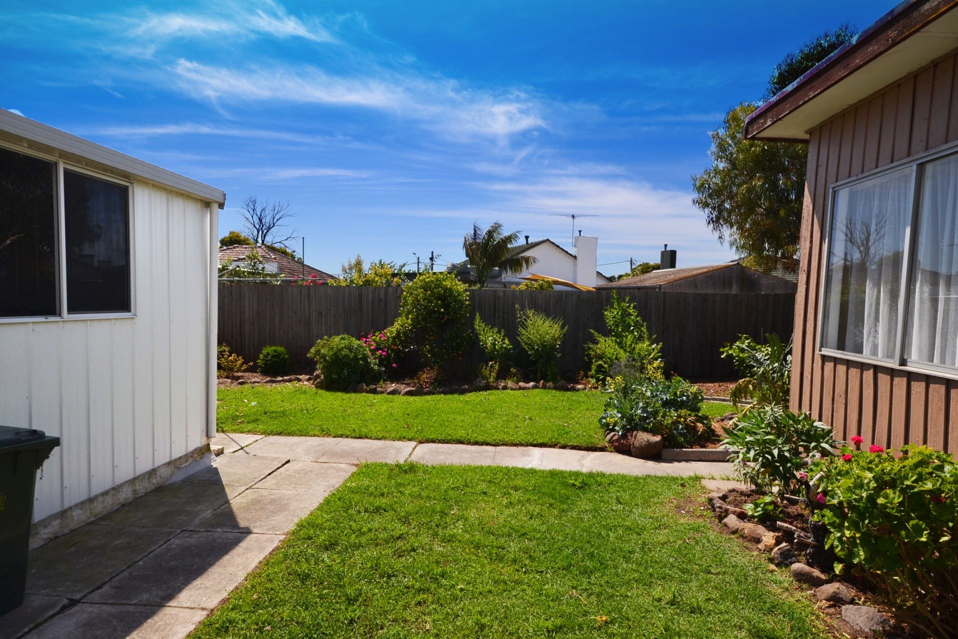 FABULOUS LOCATION & PRICED TO PLEASE