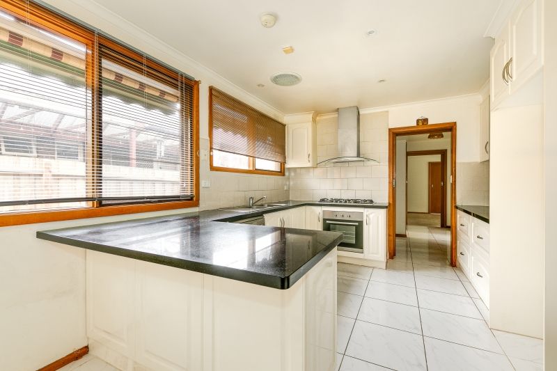 34 Darnley Grove, Wheelers Hill OBrien Real Estate