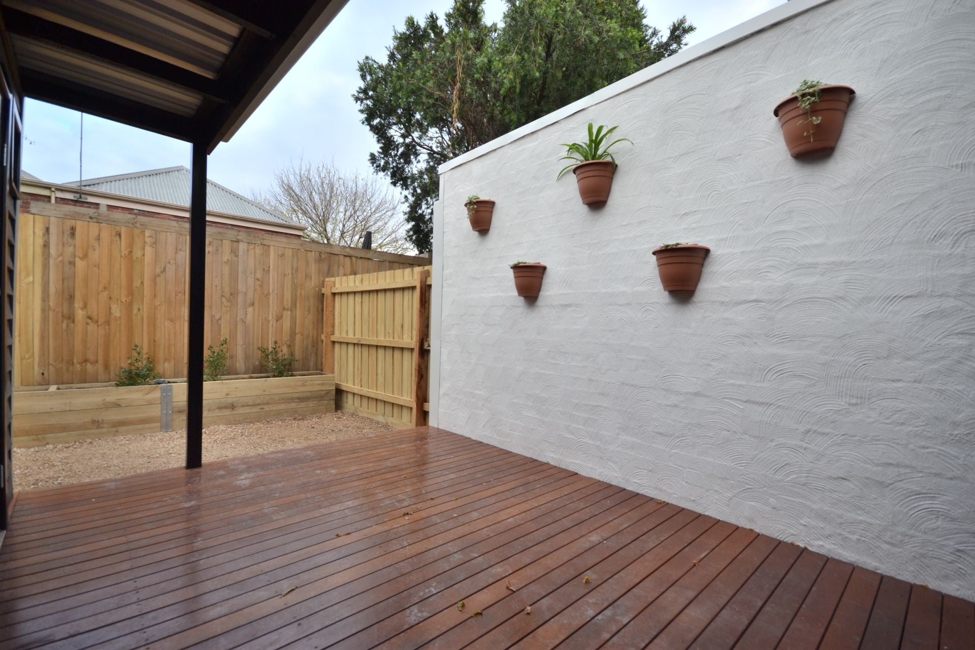 CAPTIVATING MODERN VICTORIAN WITH THE 