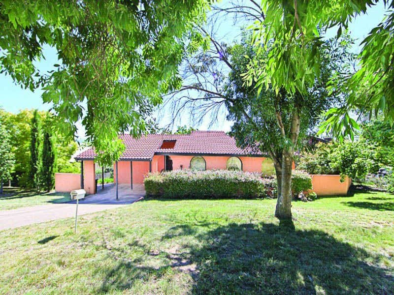 19 Martens Crescent, Weston - Thumbnail 2