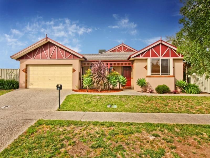 11 Lauricella Place, Caroline Springs - Thumbnail 2
