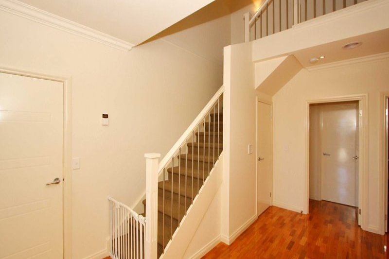 Stylish Townhouse Living!