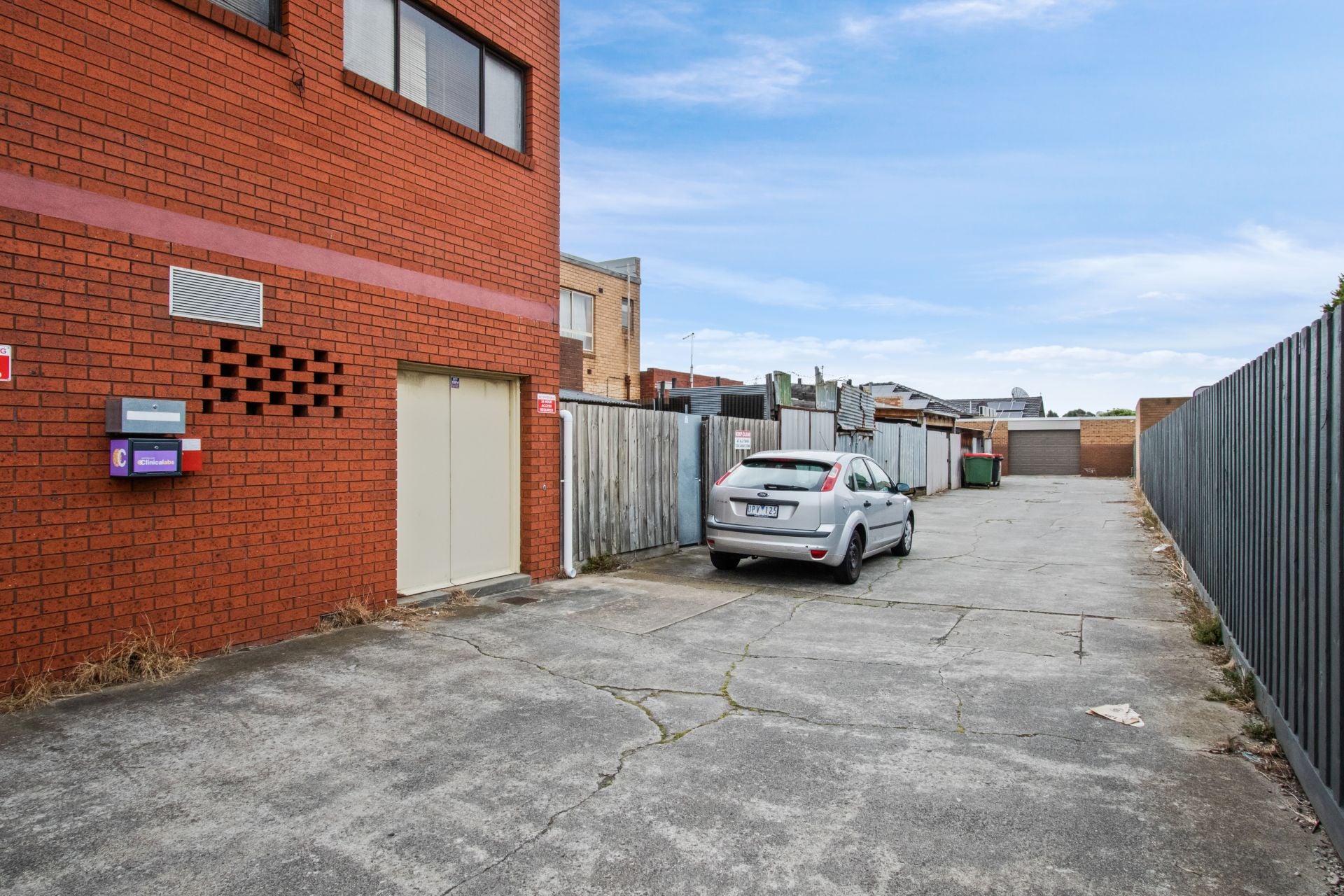 Well Presented Retail Opportunity!