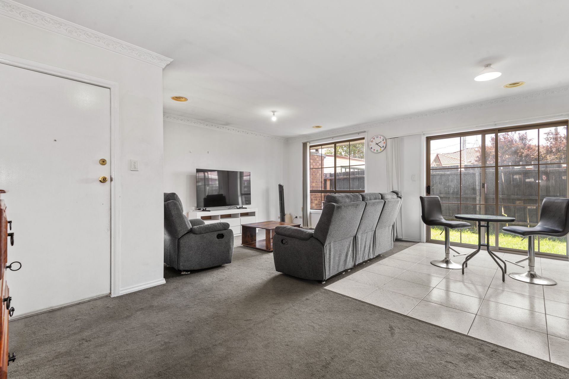 Spacious Unit in Ideal Locale