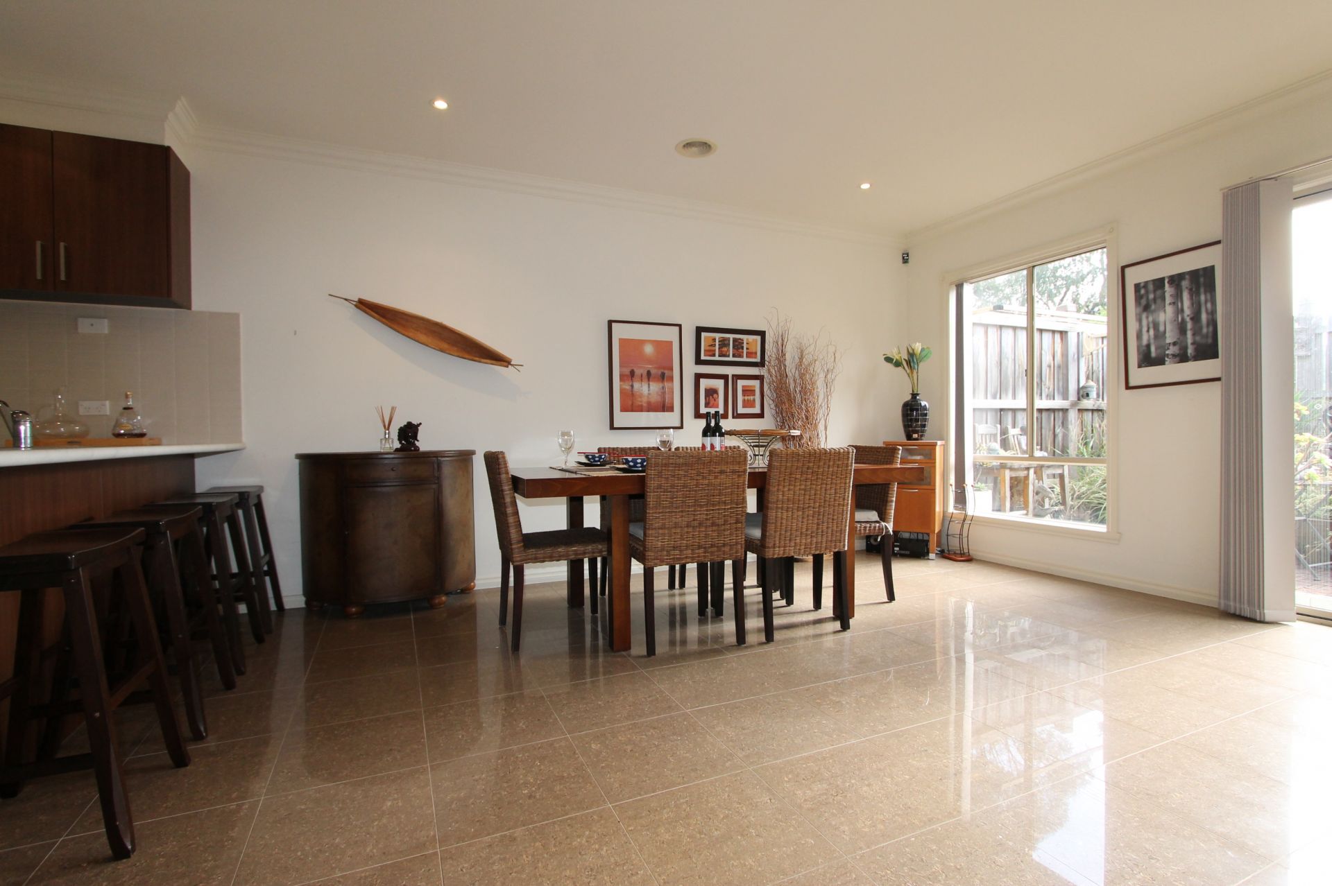 IMPECCABLE TOWNHOUSE SET AMONGST LUSH STUNNING GREENERY !!!
