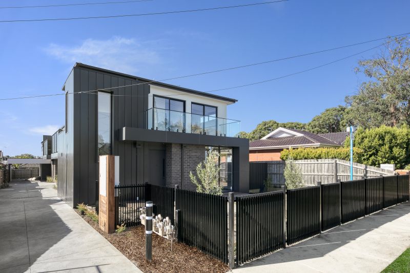 3/6 Josephine Grove, Preston