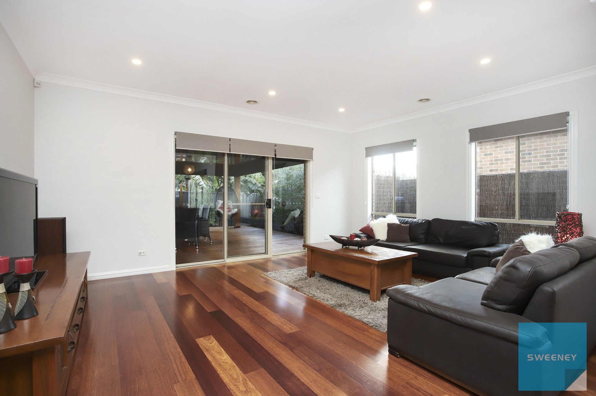 6 Scarvell Crescent, Caroline Springs - Thumbnail 6