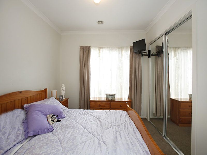 22 Kensington Crescent, Altona Meadows - Thumbnail 8