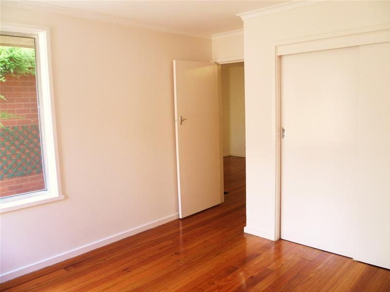 Spacious Two Bedroom Unit in Prime Location