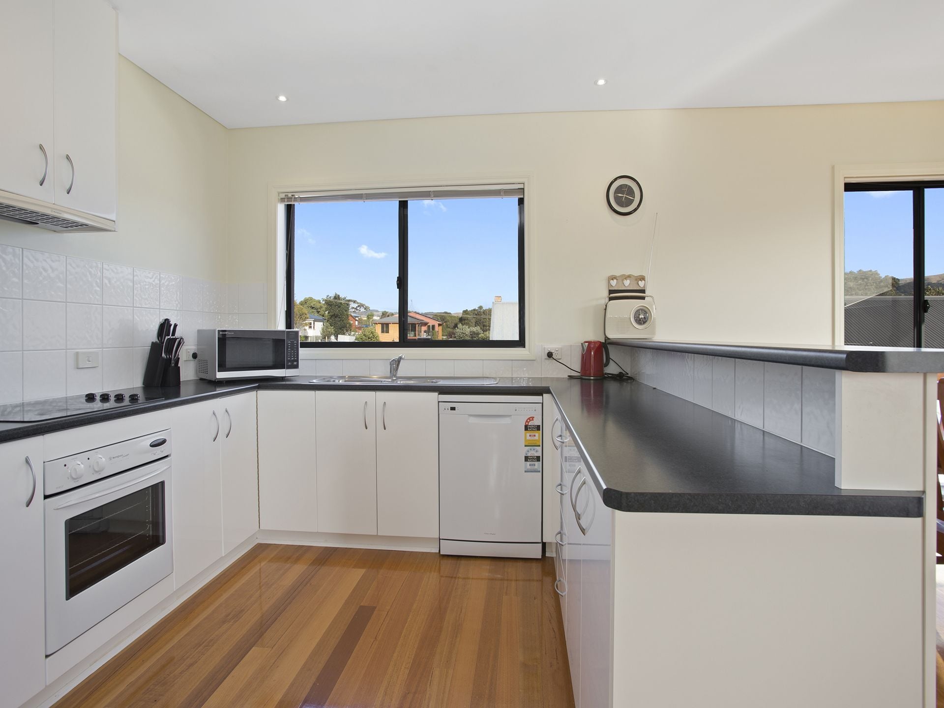 2/47 Nelson Street, Apollo Bay - Thumbnail 3