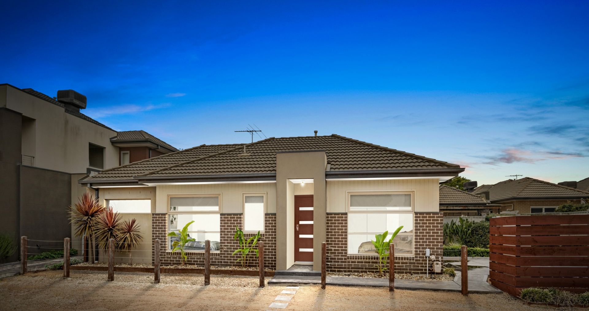 11 Betchworth Close, Caroline Springs - Thumbnail 2